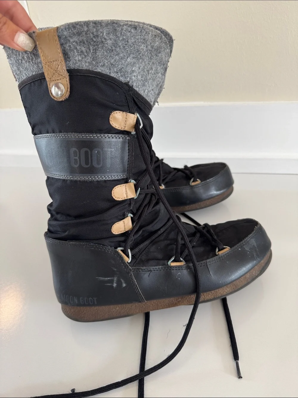 Moon Boot Women’s 7.5 Boots Nylon Lace Up Colorblock Black Gray Waterproof